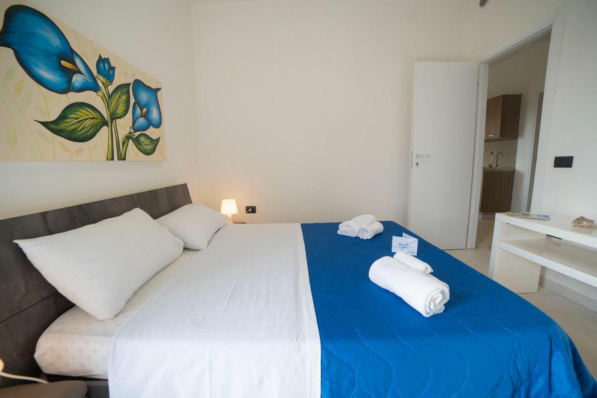 Pino Resort With Shared Pool Torre Lapillo Exterior photo